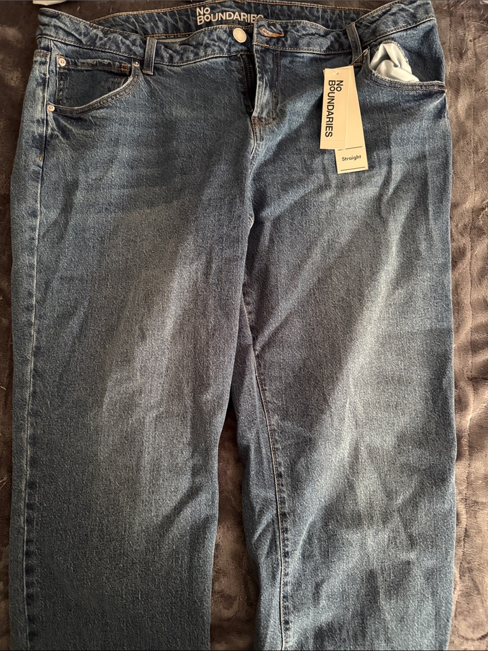 No Boundaries Women's Straight Leg Jeans - Medium Blue Wash